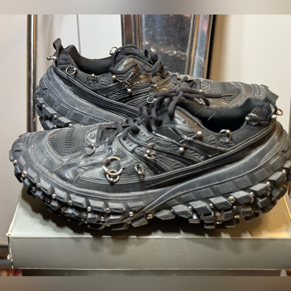 BALENCIAGA Men's Bouncer Screw Sneakers with Piercings Size 47/14 - Picture 3 of 14